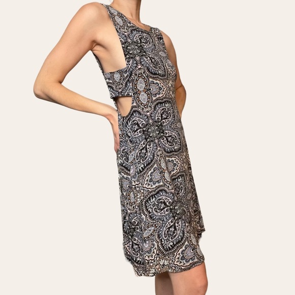 American Eagle Soft & Sexy Cutout Swing Dress 💕 - Picture 2 of 4